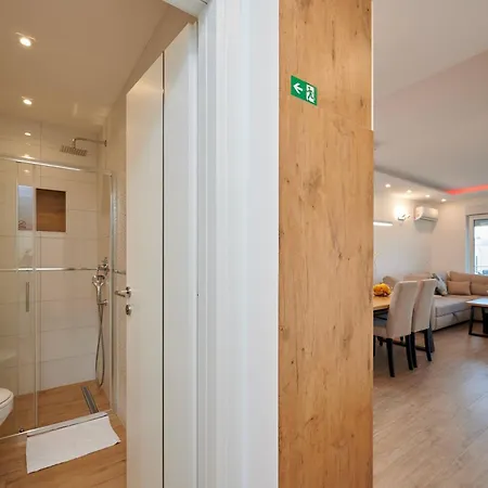 Luxury Giovanni With Pool Apartman