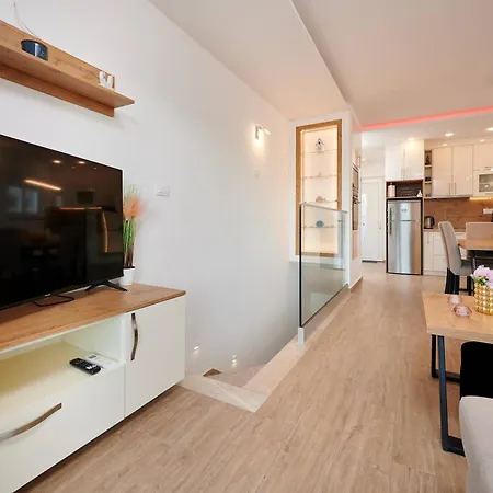 Appartement Luxury Giovanni With Pool