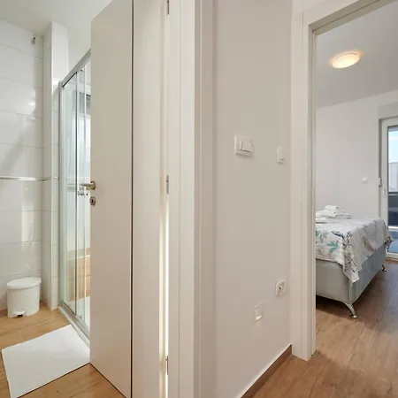 Luxury Giovanni With Pool Appartement *