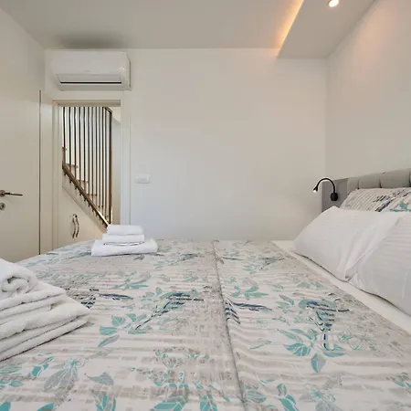 Appartement Luxury Giovanni With Pool Trogir