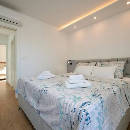 Luxury Giovanni With Pool *