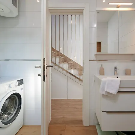 Luxury Giovanni With Pool Appartement