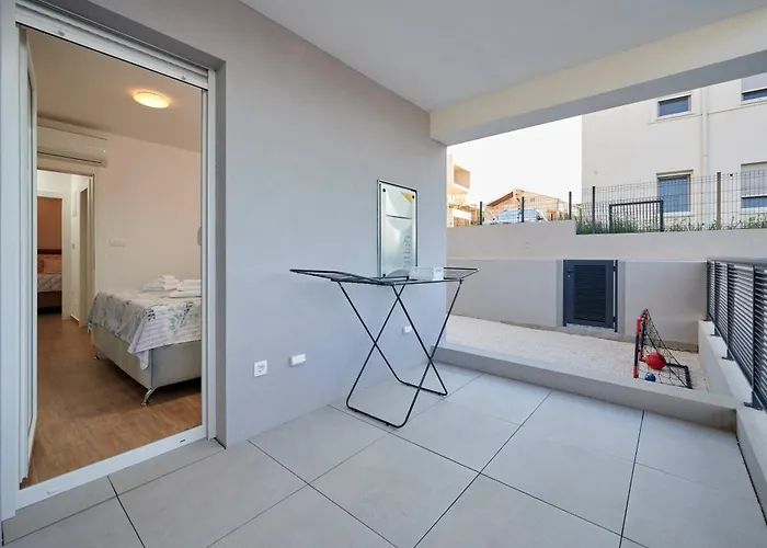 Luxury Giovanni With Pool