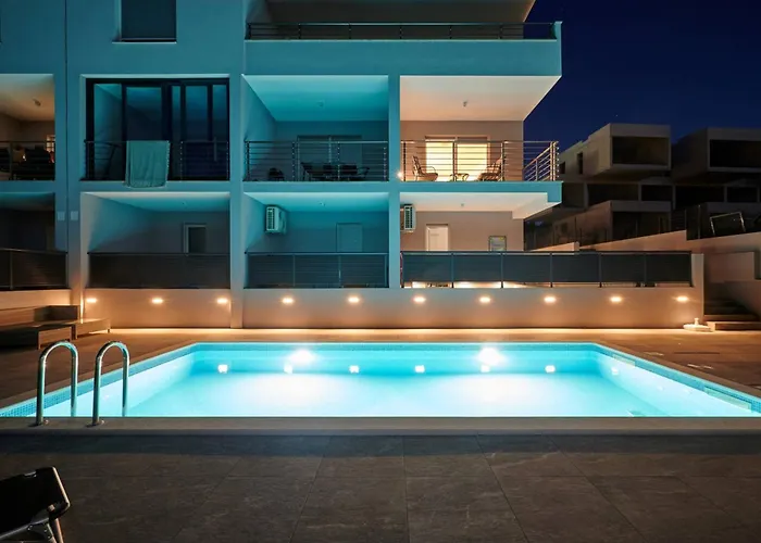 Апартаменти Luxury Giovanni With Pool