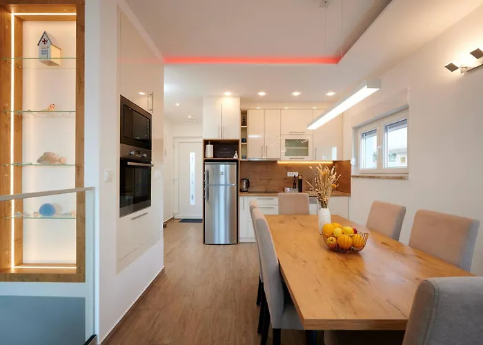 Luxury Giovanni With Pool Апартаменти Трогір