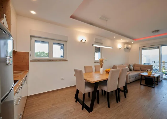 Luxury Giovanni With Pool * Трогір