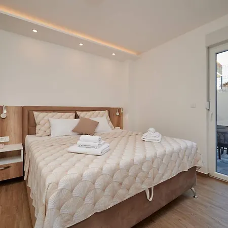 Luxury Giovanni With Pool Apartment Trogir