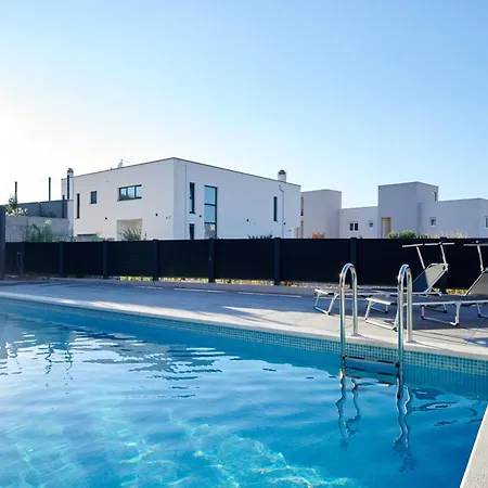 Luxury Giovanni With Pool Apartment